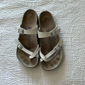 White cross toe Birkenstocks!